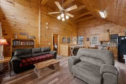 Gatlinburg Hideaway - Image 4