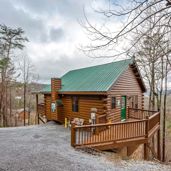 Gatlinburg Hideaway - Image 1